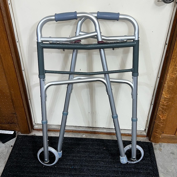 Other - Drive Medical Deluxe Folding Walker 10210-4 350lb Capacity 5in Wheels Never Used